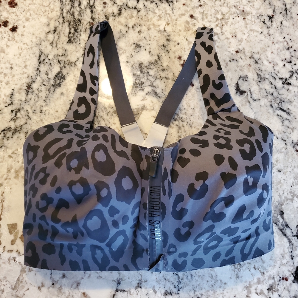 Victoria's Secret Incredible Knockout Sports Bra